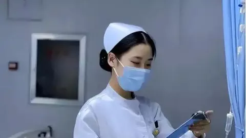 于朦胧遗作一伞烟雨